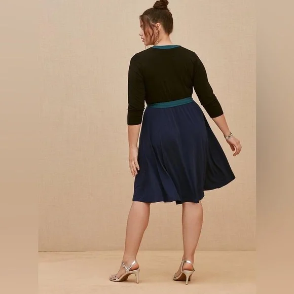 Torrid Navy Color Block Studio Knit Surplice Above Knee Wrap Dress Size US 1X - Picture 5 of 10